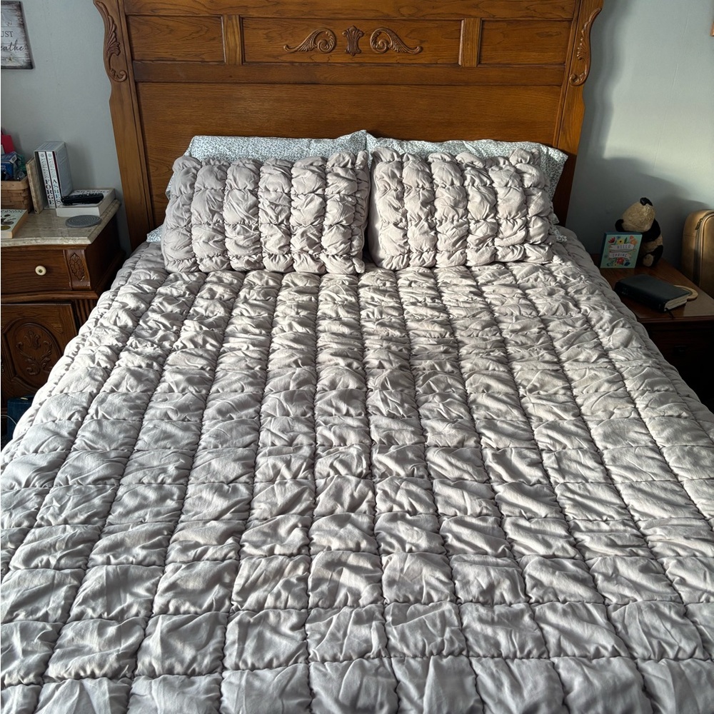 Plush Quilted Comforter Set in Light Gray - Home Bedding